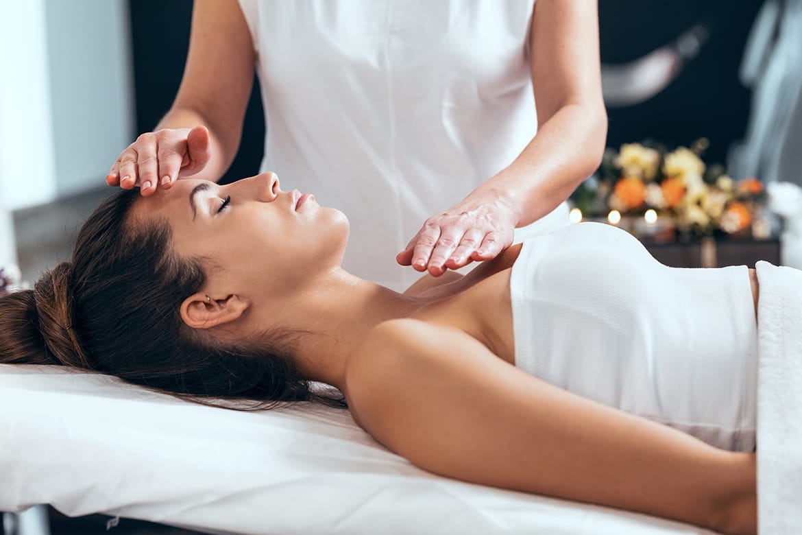 A Journey into Reiki Healing And Its Health Benefits