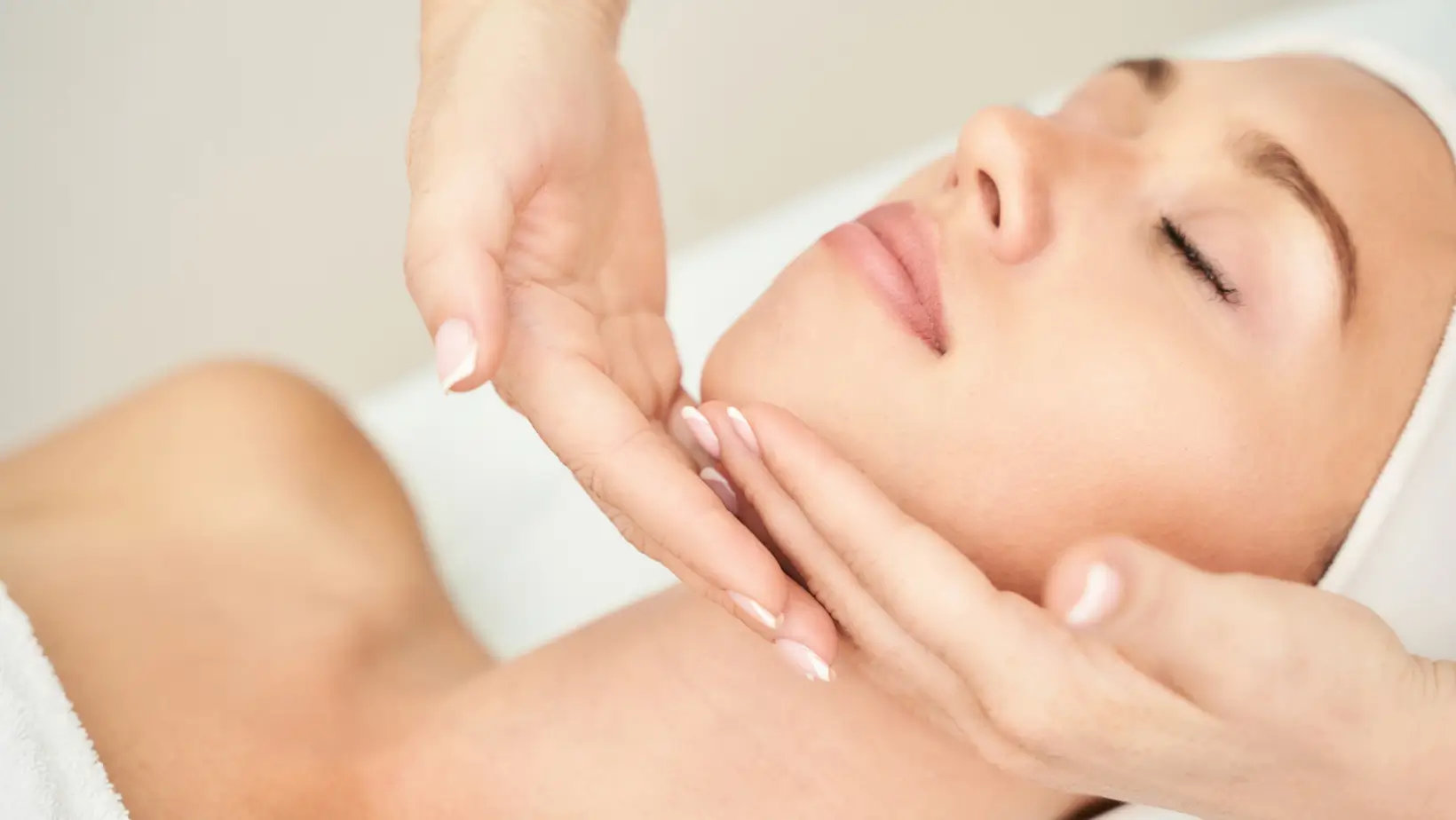 L Spa Premium Facial Treatment - Facial Treatment Pleasure in Da Nang